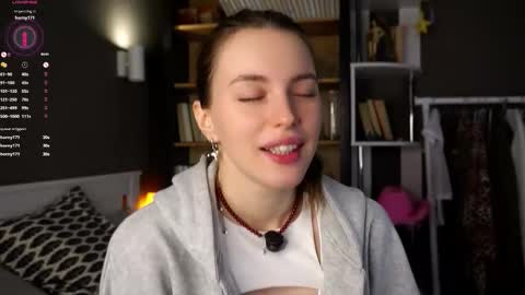 Aliza online show from October 2025 11:18:01 PM