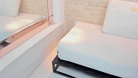 Snapshot of aitana_cole chatting on February 2026 03:37:02 AM AITANA online show from February 2026 03:37:02 AM