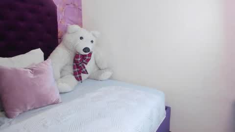 Aitana Montero online show from November 2025 12:59:01 PM