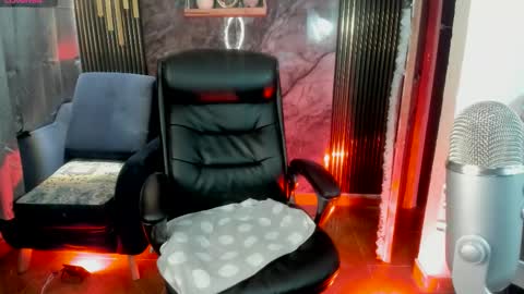 Miss Tatiana Independent Chaturbate Model online show from November 2025 02:32:02 AM