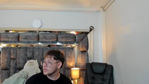 Queen Dumont   online show from February 2025 09:48:01 PM