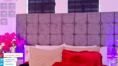 Queen Dumont   online show from February 2026 05:41:01 PM