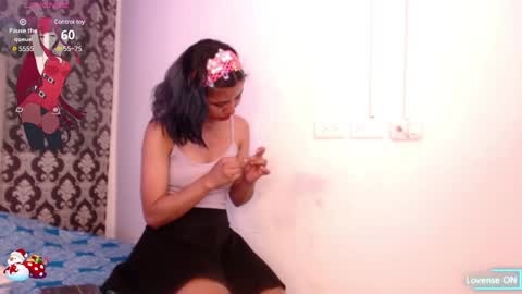 A K A N E  U W U online show from December 2024 03:33:02 PM