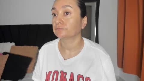 Snapshot of akanekihm chatting on May 2026 10:10:02 AM MIRANDA online show from May 2026 10:10:02 AM