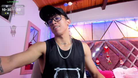 akazaboy online show from December 2024 04:19:02 AM