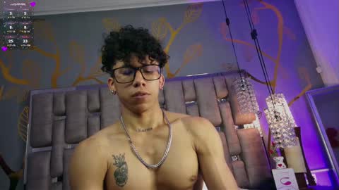 akazaboy online show from February 2025 05:35:01 AM