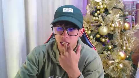 akazaboy online show from December 2025 04:07:02 AM