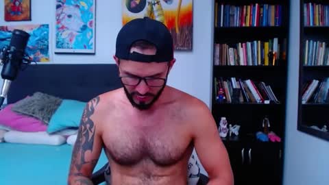 akiles online show from March 2025 10:10:02 PM