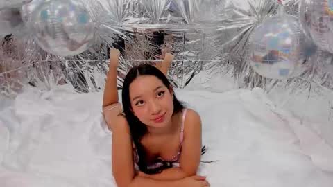 Snapshot of akimmidoll chatting on October 2025 01:17:02 PM Akimmidoll GMT-5 0630 -1330 online show from October 2025 01:17:02 PM