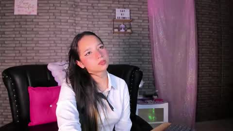 Snapshot of akimmidoll chatting on October 2025 07:33:01 PM Akimmidoll GMT-5 0630 -1330 online show from October 2025 07:33:01 PM