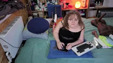 Natalie online show from November 2025 06:02:01 AM