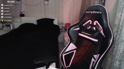 akirahartyx online show from February 2026 03:11:01 PM