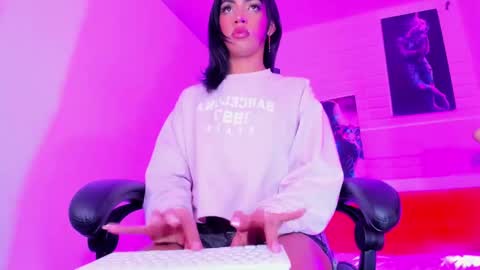 Snapshot of alahia__rodriguez chatting on January 2025 07:17:02 PM Alahia Rodriguez online show from January 2025 07:17:02 PM