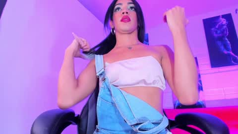 Snapshot of alahia__rodriguez chatting on January 2025 06:05:02 PM Alahia Rodriguez online show from January 2025 06:05:02 PM