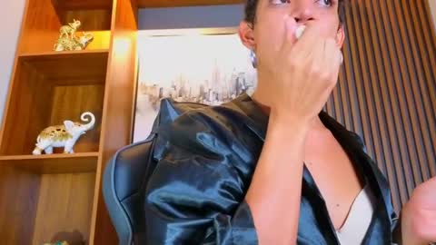 Snapshot of alahia__rodriguez chatting on May 2026 03:52:01 PM Alahia Rodriguez online show from May 2026 03:52:01 PM