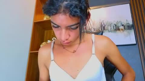 Snapshot of alahia__rodriguez chatting on May 2026 12:21:02 PM Alahia Rodriguez online show from May 2026 12:21:02 PM