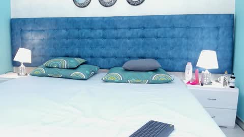 Alahiacardona online show from November 2025 01:22:01 PM