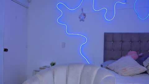 Snapshot of alaia_alegria chatting on May 2026 11:34:01 PM Alaia Alegria online show from May 2026 11:34:01 PM