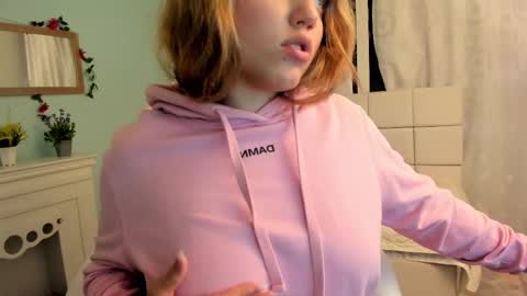 Alaia online show from February 2025 02:46:01 PM