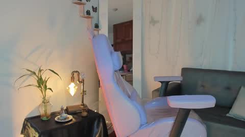 Alaia online show from February 2025 06:30:02 PM