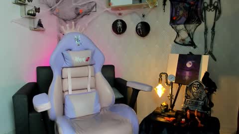 Alaia online show from October 2025 12:47:01 PM