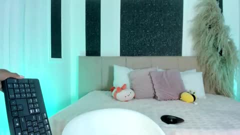 Alaia online show from February 2026 07:40:01 PM