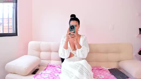 Alaia  online show from March 2025 06:19:01 PM