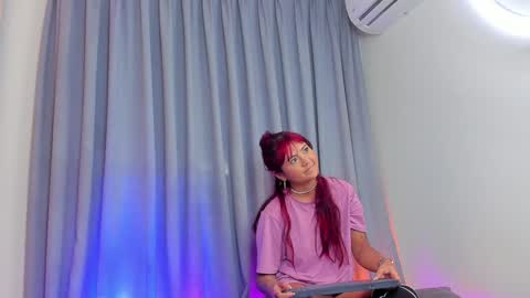  Alaia  online show from February 2025 06:08:02 PM