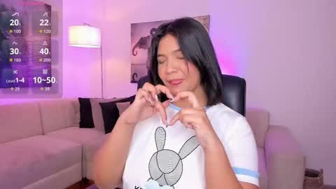 Alaia online show from October 2025 07:33:01 PM