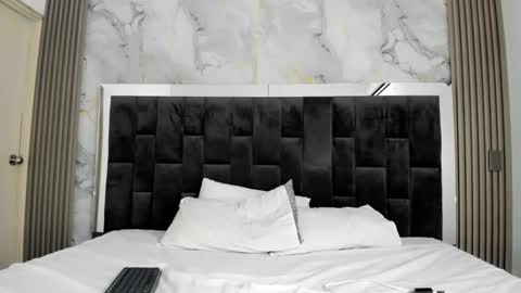 alan_blacke online show from October 2025 07:43:01 PM