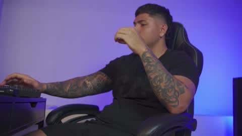 Snapshot of alan_muscle chatting on February 2026 06:13:01 AM Alan online show from February 2026 06:13:01 AM