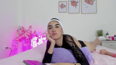 alana  online show from October 2025 03:25:01 AM