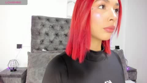 Snapshot of alana_2916_ chatting on May 2026 12:33:01 PM Alana online show from May 2026 12:33:01 PM