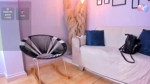 Alana online show from December 2025 12:44:02 PM