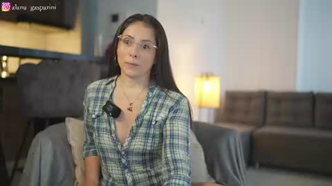 Snapshot of alana_gasparani chatting on July 2026 07:30:01 PM Alana Gasparini online show from July 2026 07:30:01 PM