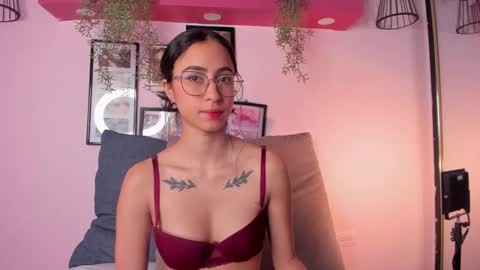 Alana online show from December 2025 01:18:02 PM