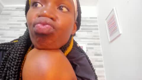 Alana online show from March 2025 06:29:01 PM