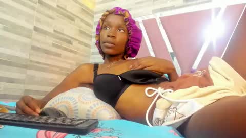 Alana online show from October 2025 06:49:02 PM