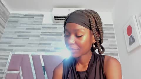 Alana online show from October 2025 06:59:01 PM