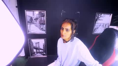 alanadelray online show from November 2025 08:31:01 AM