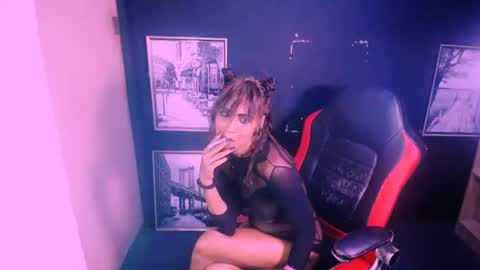 alanadelray online show from November 2025 07:21:02 AM