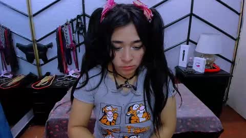 Snapshot of alanaluke chatting on February 2025 09:53:02 PM Alana online show from February 2025 09:53:02 PM