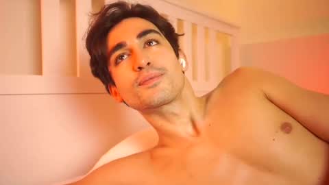 idenavarre online show from December 2024 01:24:01 AM