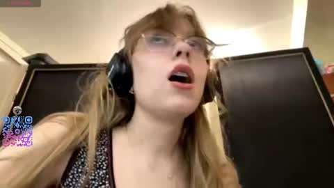 Stella online show from September 2025 05:18:01 PM