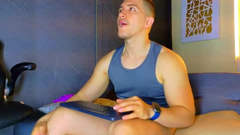 Snapshot of alanferrer chatting on July 2026 11:14:01 AM Alan Ferrer online show from July 2026 11:14:01 AM