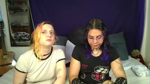 Snapshot of alani_trangirl chatting on October 2025 10:49:02 PM Alani online show from October 2025 10:49:02 PM