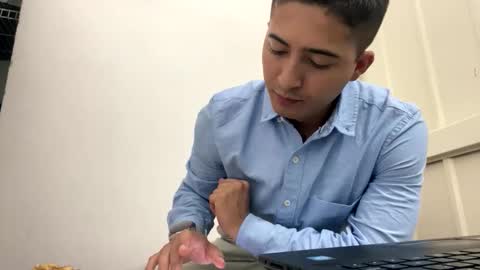 alanj998 online show from January 2026 01:33:01 AM