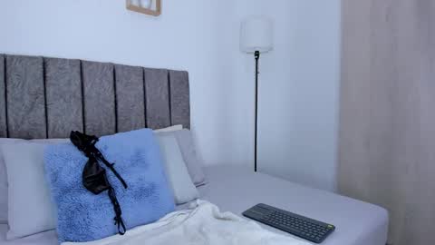 Alanna  online show from November 2025 12:05:02 PM