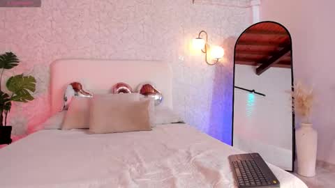 Snapshot of alannarouge chatting on February 2026 11:51:01 AM alannarouge online show from February 2026 11:51:01 AM