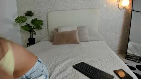 Snapshot of alannarouge chatting on February 2026 11:20:01 AM alannarouge online show from February 2026 11:20:01 AM